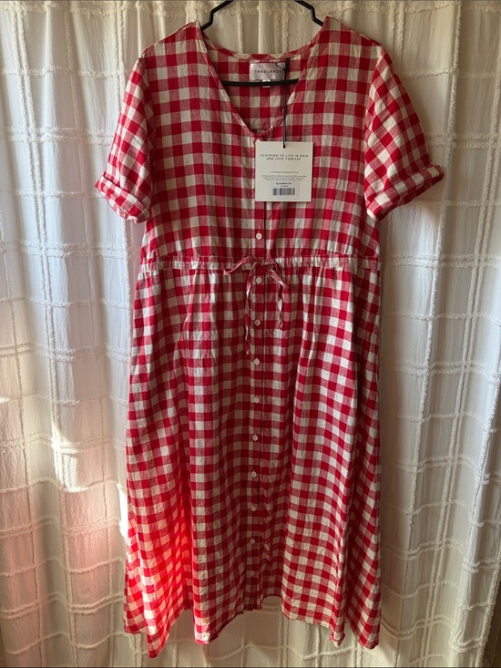 Tradlands Dresses & Skirts - NWT Tradlands Red and White Gingham Button-Front Midi Dress with Waist Tie
